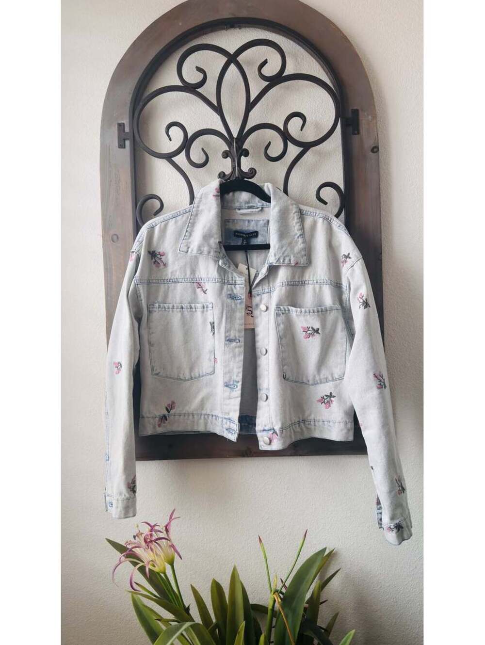Sincerely Jules Embroidered Cropped Denim Jacket - Size S